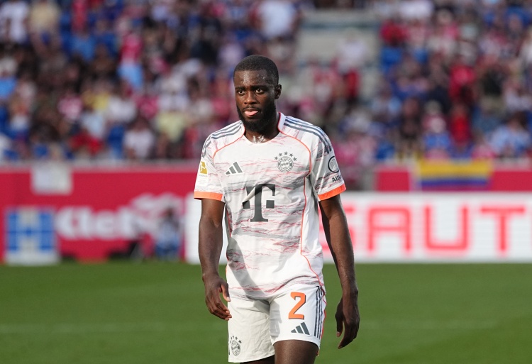 法国中卫于, 他们与经纪