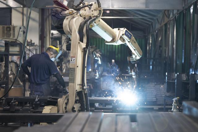 工厂的工人, tenan, 来源