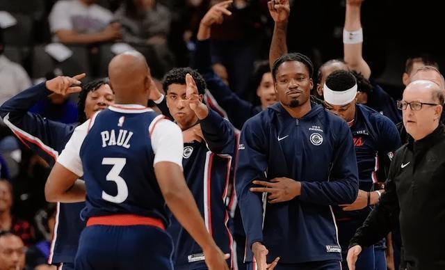 现表明, 度和空间